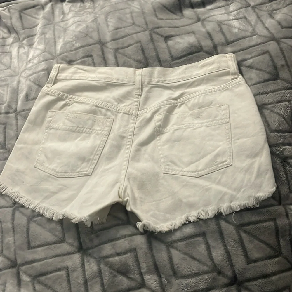 Free People Crème Denim Shorts Size 28 - Picture 2 of 7